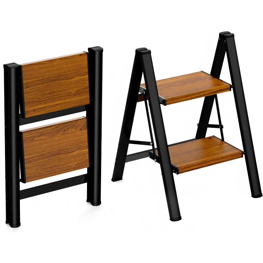 Lightweight Aluminum Folding Step Ladder D922218