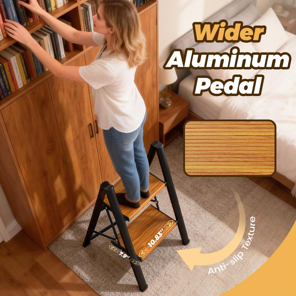 Lightweight Aluminum Folding Step Ladder D922218