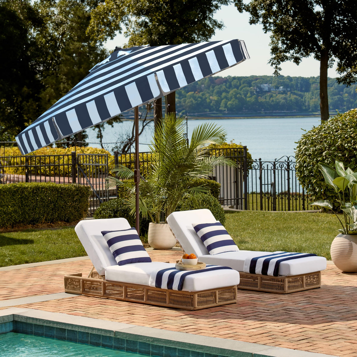 9 ft Navy White Patio Umbrella V64202